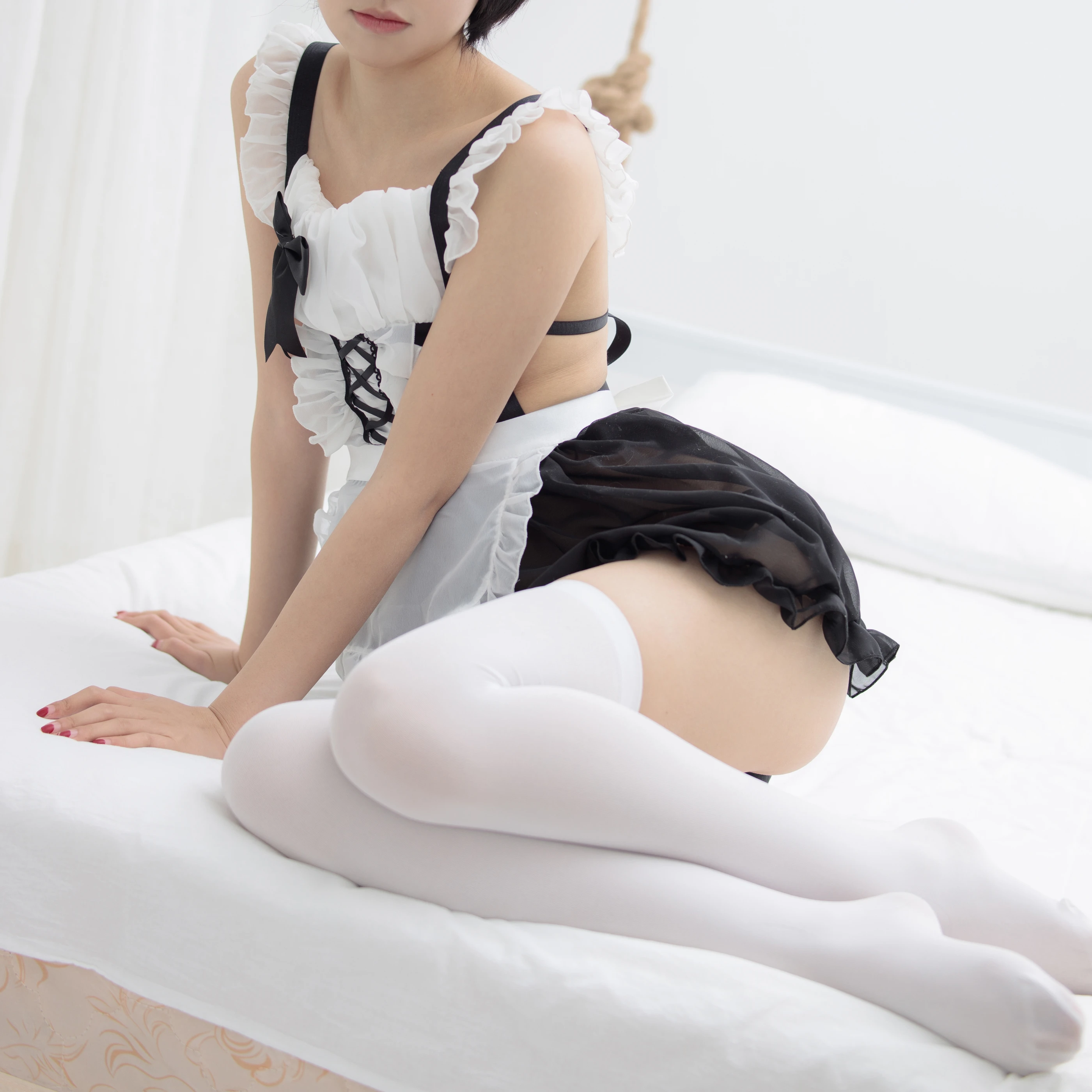 森萝财团 JKFUN-038《湿气很重的白色房间》80D白色过膝袜 卉子 [105P 1V]插图7